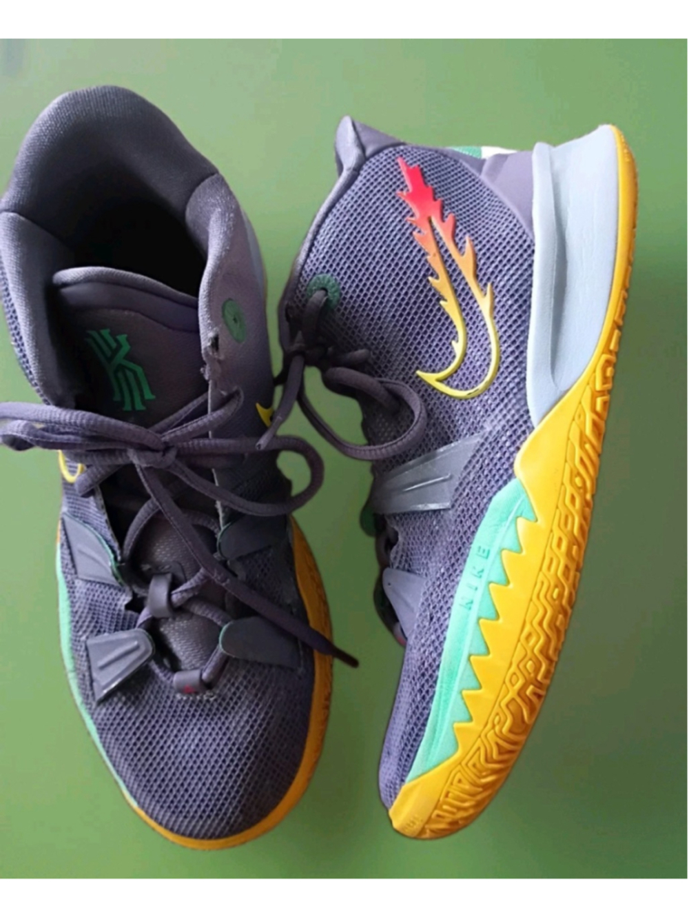 NIKE KYRIE 7-Daybreak-Basketball Ct4080-500 Size 5 Youth Purple Yellow